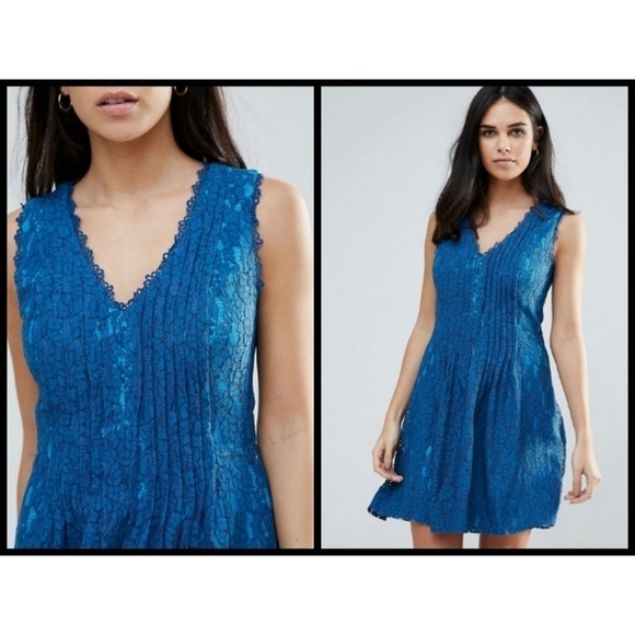💕ADELYN RAE💕 Blue V-neck Lace Dress Small NWOT - Picture 1 of 8